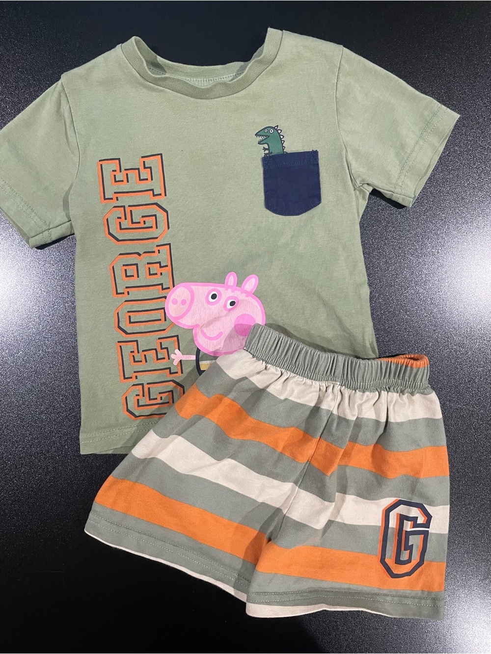 Peppa Pig Olive Top with Striped Shorts Set. Fits 2T 🐷 🦖